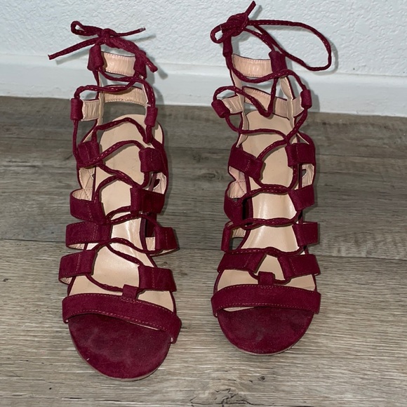 Women Size 7. Burgundy lace up heels. - Picture 1 of 4